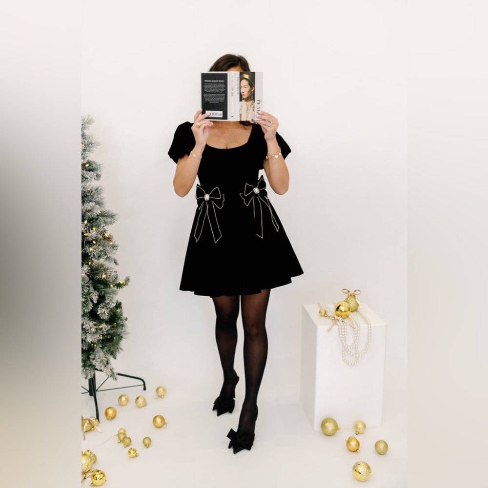 Moon River Black Velvet Mini Dress w/ Pearl Bow | Size Small NWT - Picture 3 of 7